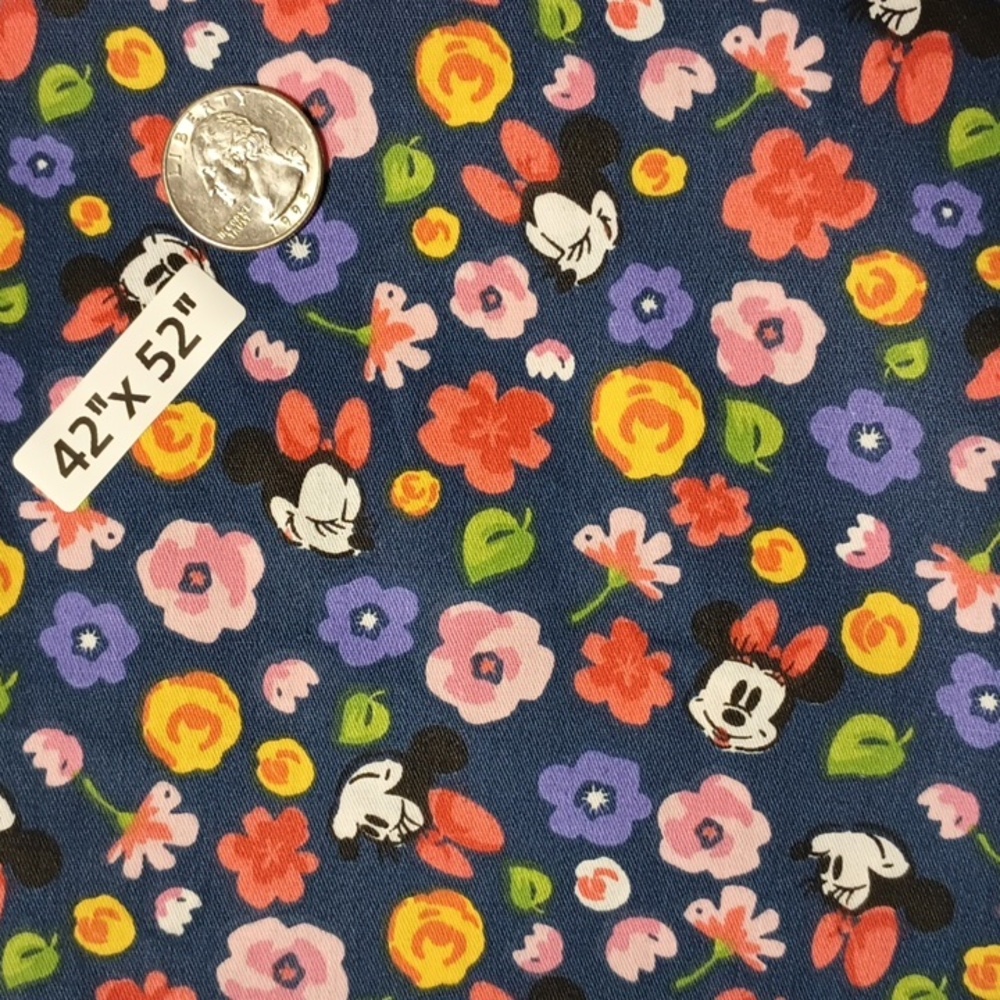 42"x 52" Minnie Mouse Cotton Fabric